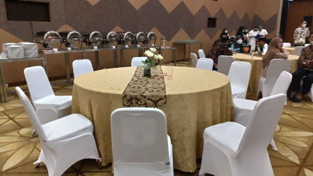 petua memilih saiz meja banquet yang tepat